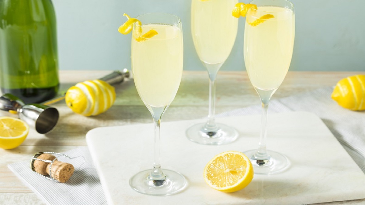 Read more about the article 10 Champagne Cocktail Recipes