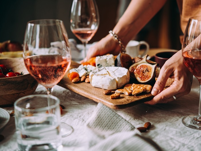 Rosés and nibbles to enjoy as an aperitif