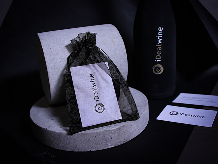 the iDealwine blind tasting sock
