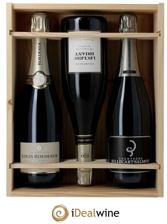 Wooden case of non-vintage champagne