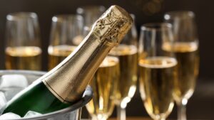 Read more about the article Champagne revenue reduces in 2023