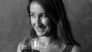 Read more about the article Laura Aillaud | An artist taking Luberon by storm