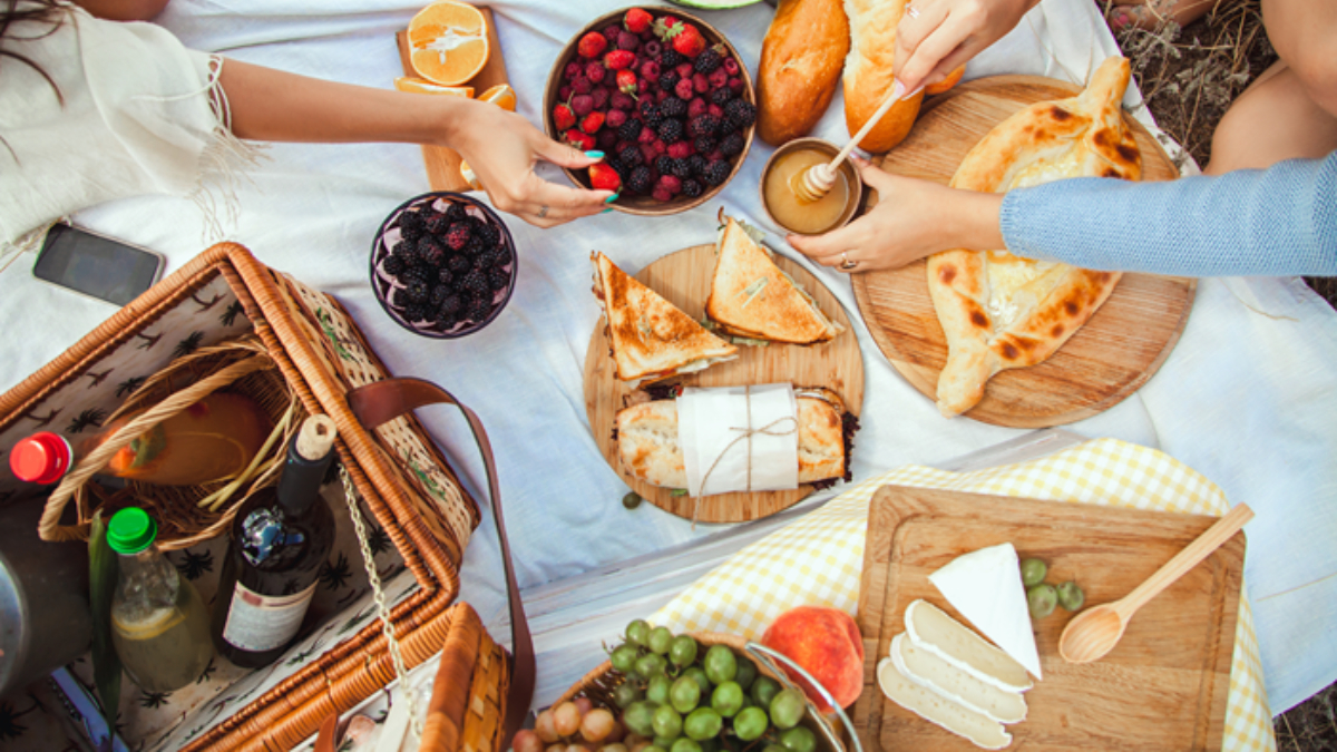 Read more about the article What wine pairs with a picnic?